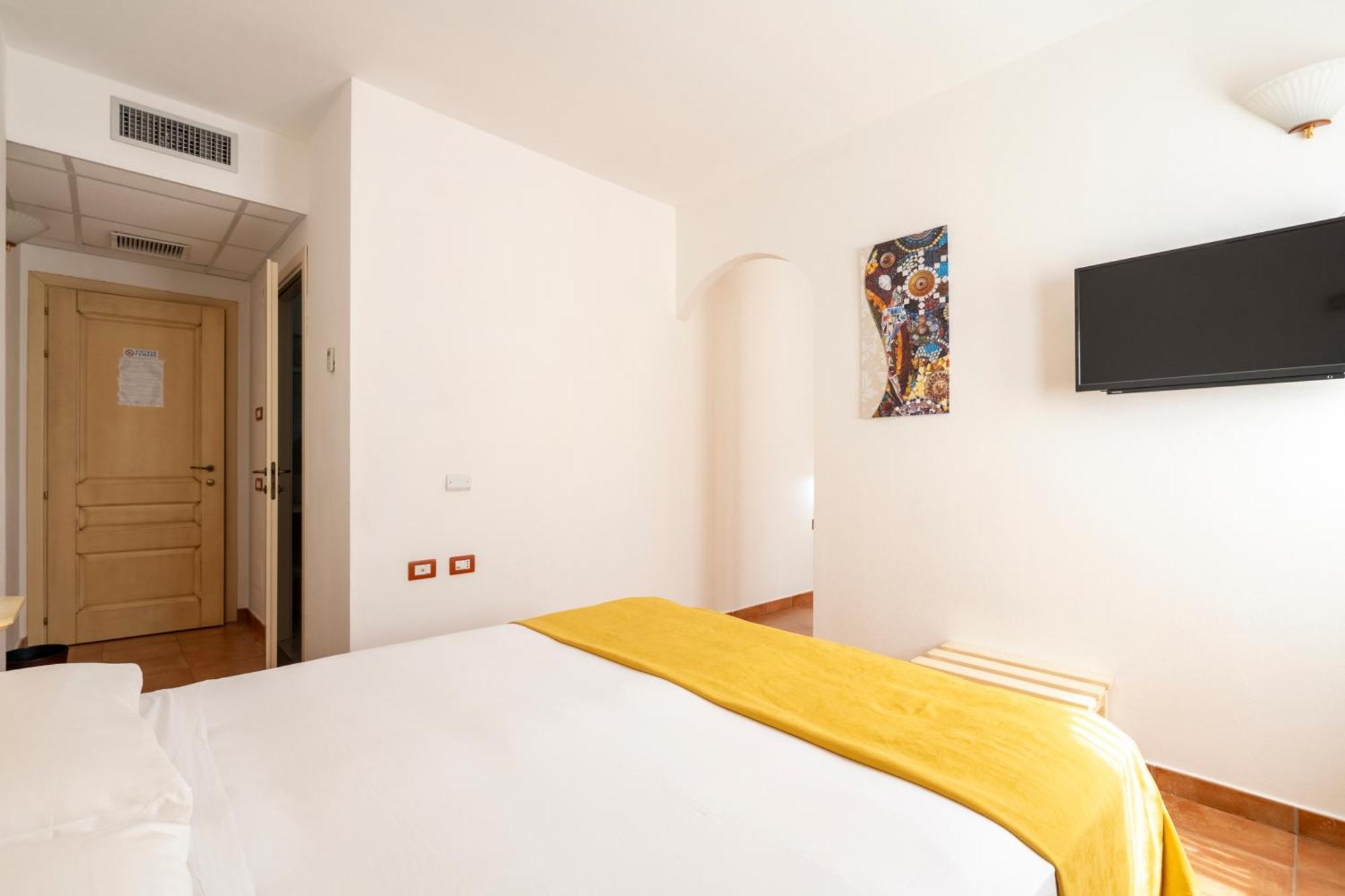 Hotel Marie Claire Lanusei Exterior photo